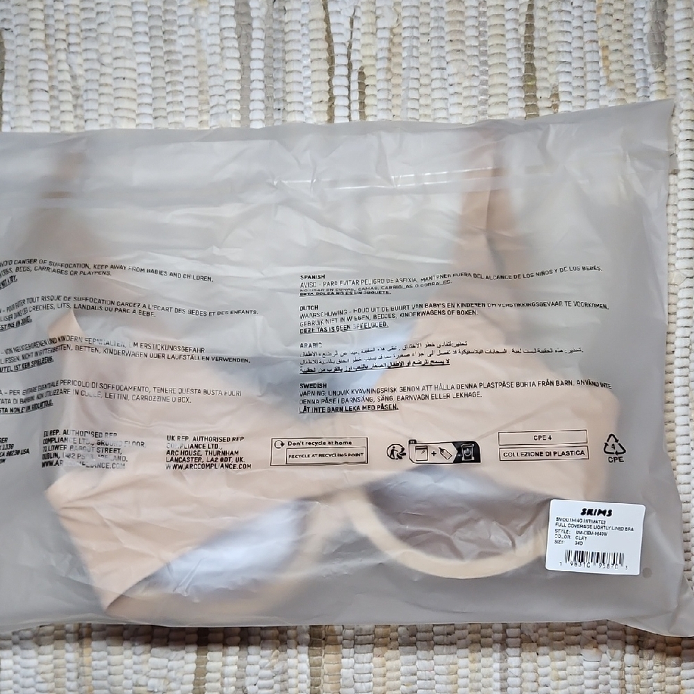 SKIMS Smoothing Intimates Full Coverage Lightly Lined Bra - Picture 6 of 15